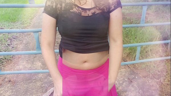 農場で遊ぶ、本物の家の妻、ビッチビッチと彼女の寝取られ夫の野生で